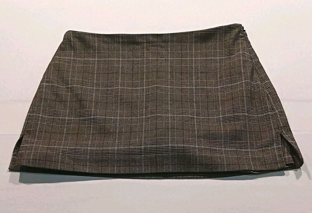Express Plaid Skort Gray/Red/White Size 12 Regular Mini Acidemia Zip Tennis